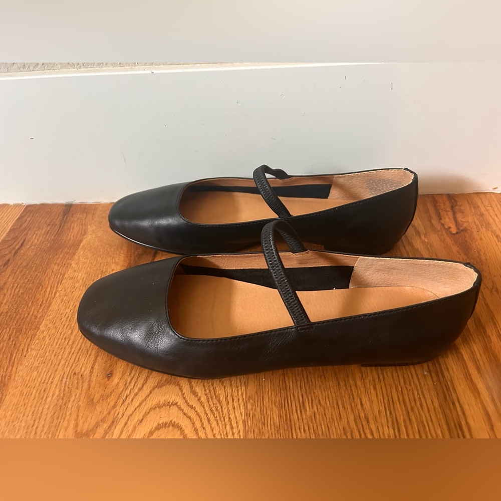 Madewell Black Flats - Picture 11 of 14